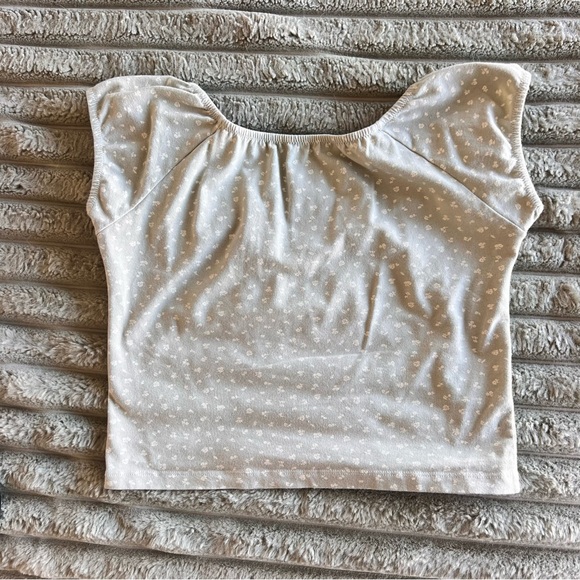 Brandy Melville Green & White Floral Short Sleeve Top- XS/S - Picture 5 of 5